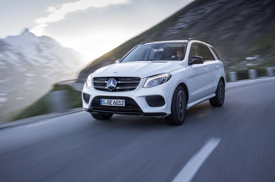  Mercedes-Benz GLE350 d 4Matic AMG Line 2015 года  (фото 1 из 9)